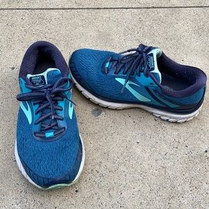brooks running/walking shoes